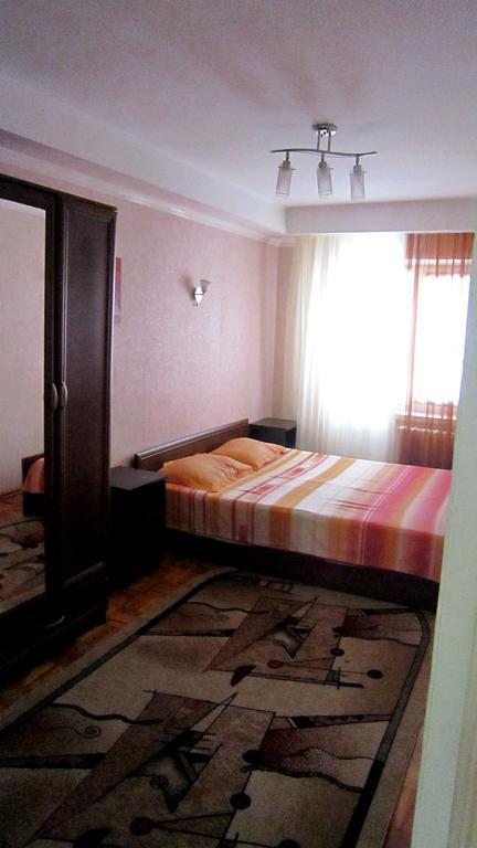 Apartment On Maliy Rinok Zaporizhia Extérieur photo